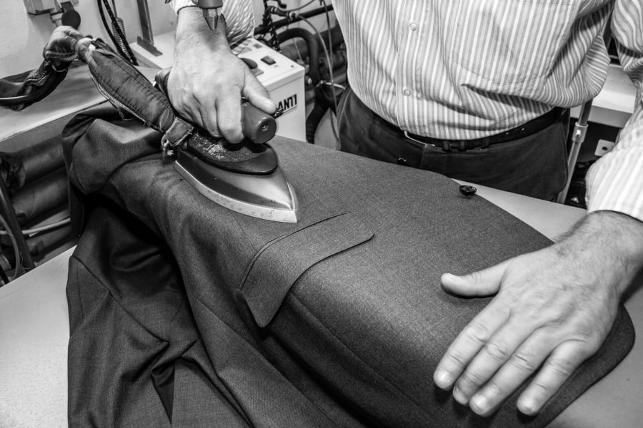 Guide complet costume sur mesure Paris