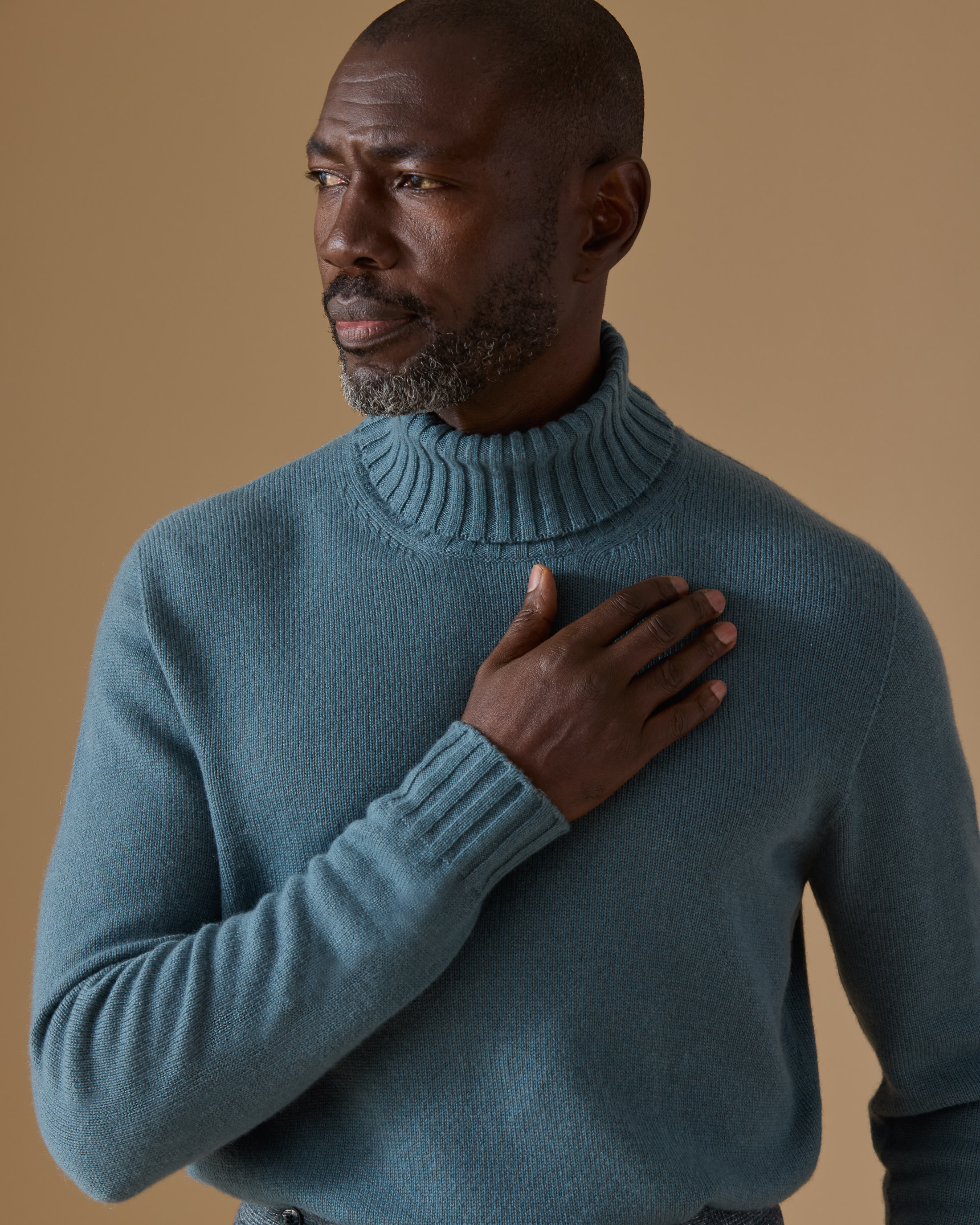 Teal-Blue-Cashmere-Turtle-Neck-Knit-MKL1276-custom-knitwear, view 3 - Atelier Munro