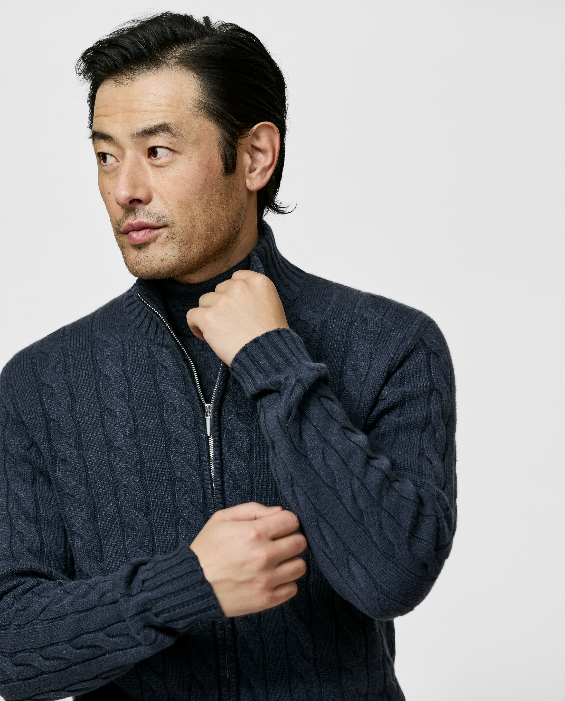 Dark-Petrol-Cashmere-Full-Zip-Cable-Knit-MKC1175-custom-knitwear, view 2 - Atelier Munro