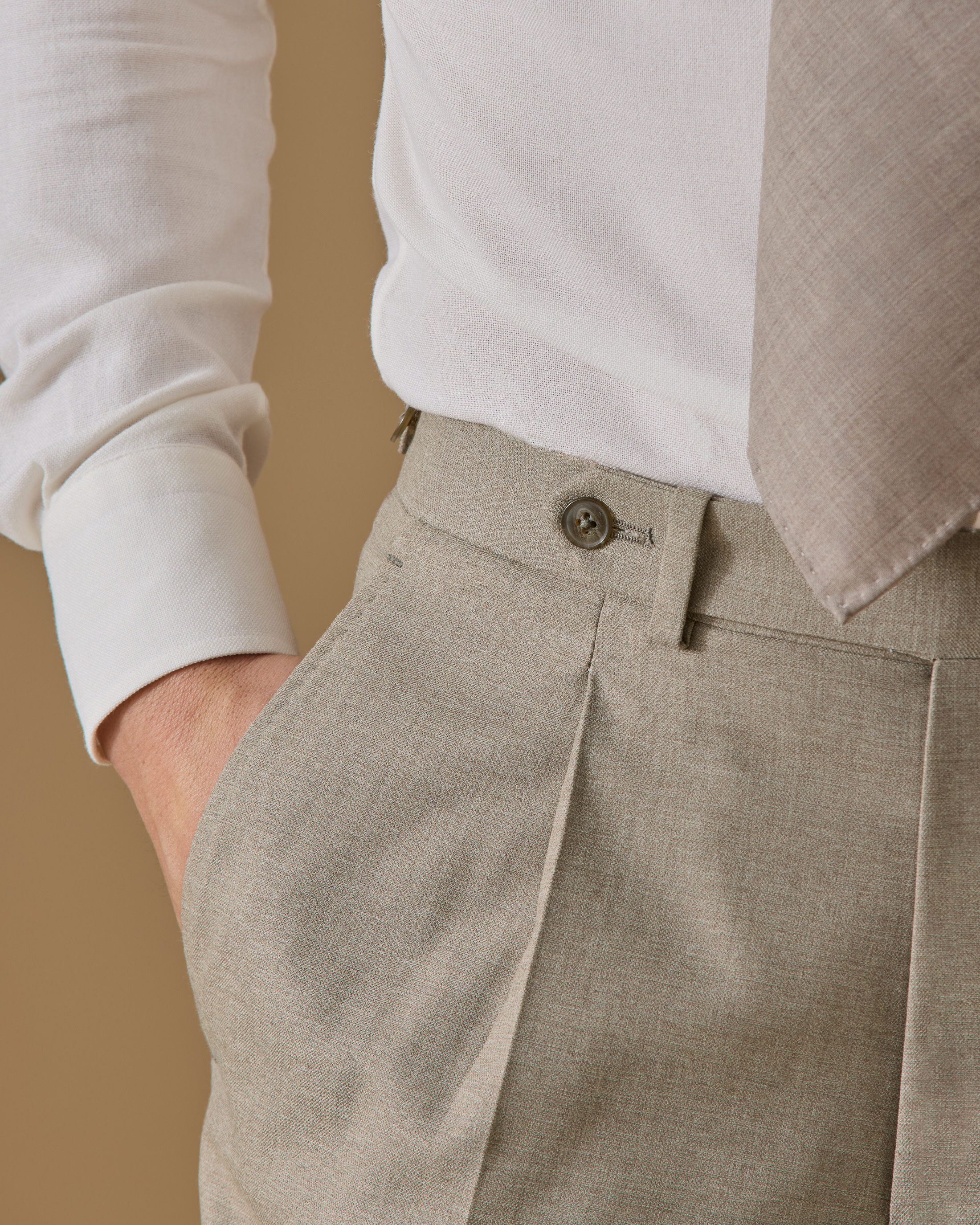 Light-Beige-Stretch-Wool-Blend-Twill-Suit-EF044-custom-suits, view 3 - Atelier Munro