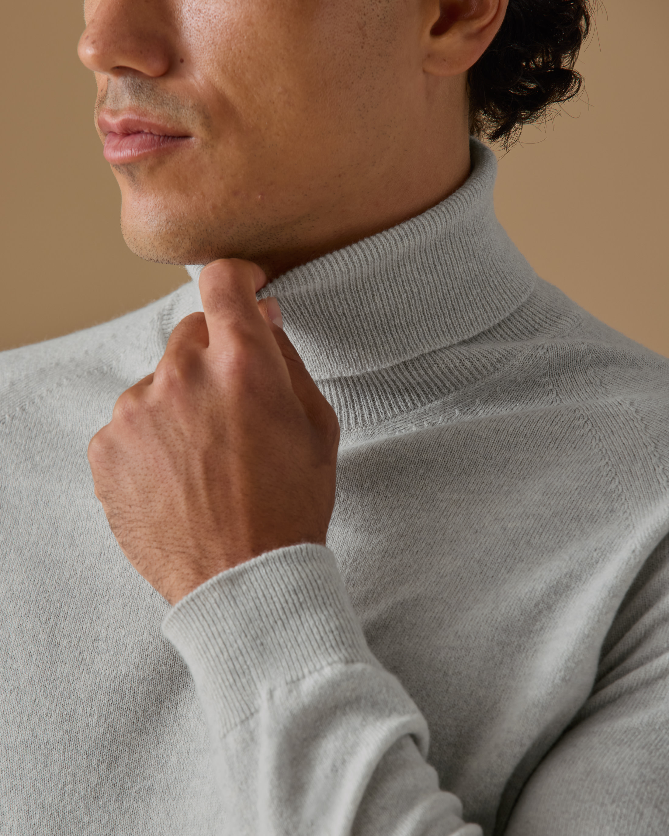 Silver-Gray-Wool-Cashmere-Turtle-Neck-Knit-MKC1101-custom-knitwear, view 5 - Atelier Munro