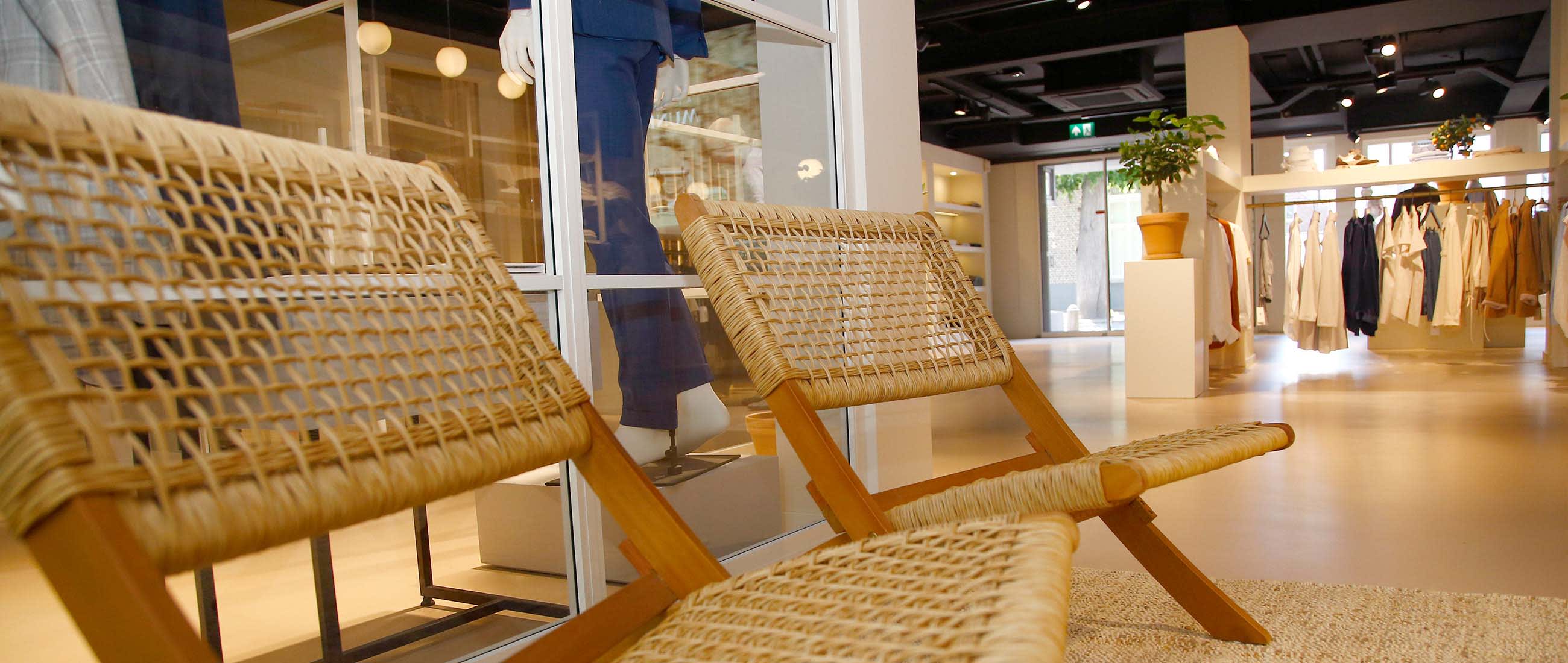 Meet our new made-to-measure lounge