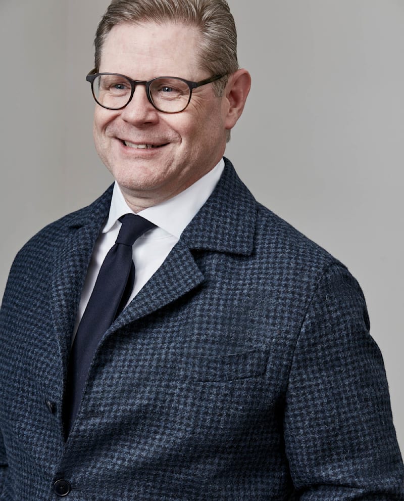 Scott’s desk-to-dinner style