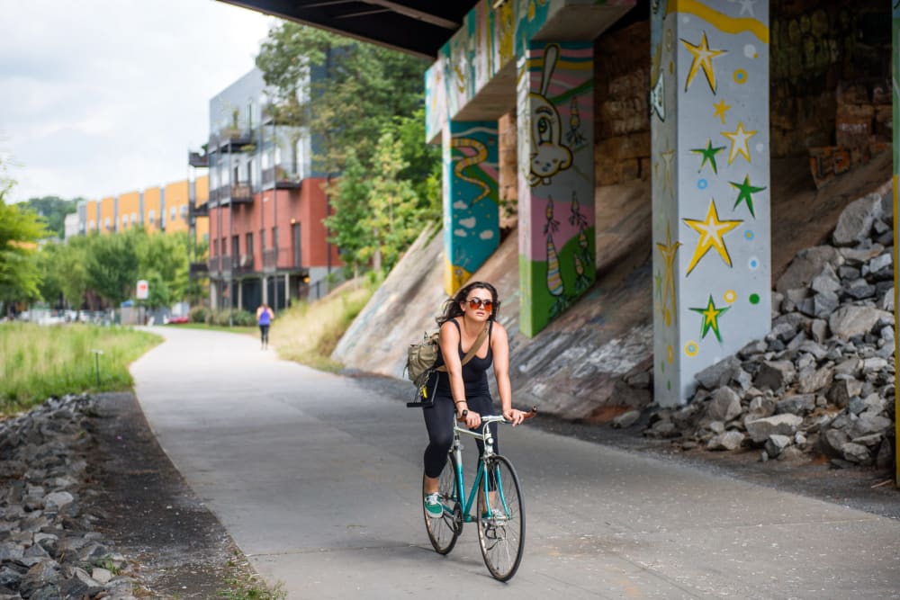 Atlanta-BeltLine -Biker-Tunnel