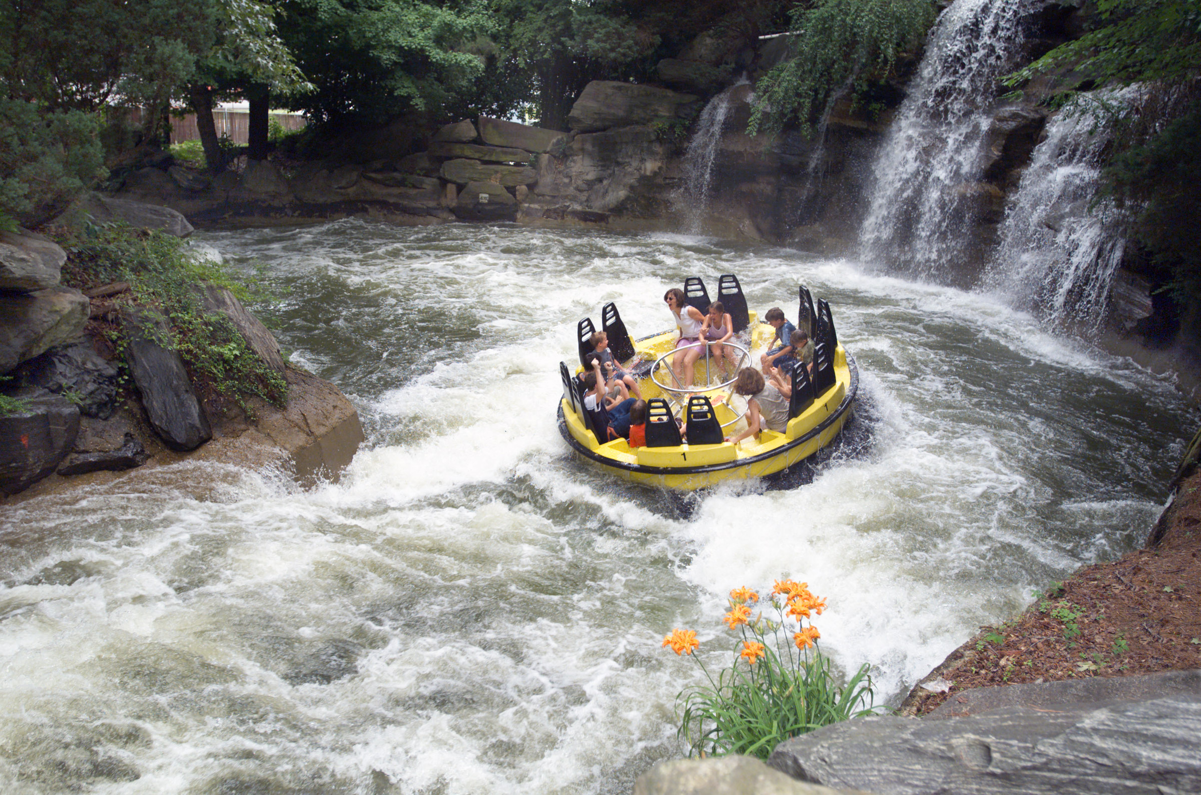 Water play all day to keep cool at Six Flags Over Georgia