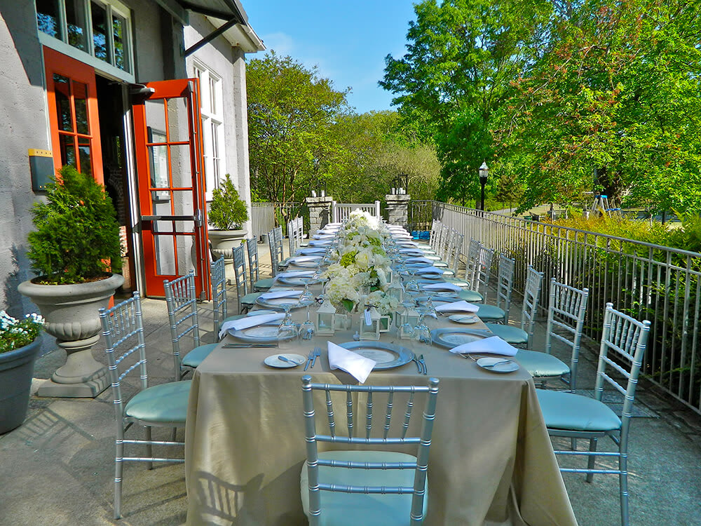 Unforgettable, Off-the-Beaten-Path Venues for Meeting Planners 8 image of dining al fresco at Piedmont Park