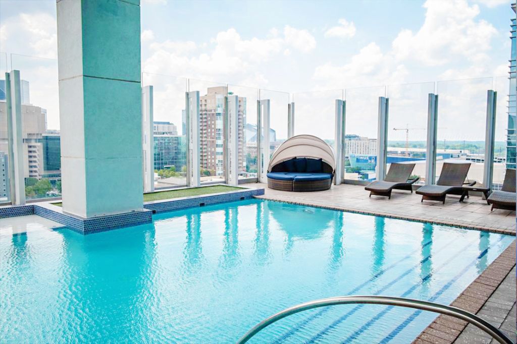 Daycation at these Incredible Rooftop Pools in Atlanta - Discover Atlanta