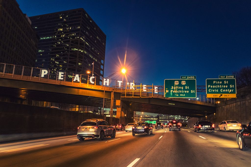 https://res.cloudinary.com/atlanta/images/w_1024,h_683,c_scale/v1657724845/newAtlanta.com/Peachtree-Street_Atlanta-Night_Marilyn-Nieves-and-@gettysignature_152358df89/Peachtree-Street_Atlanta-Night_Marilyn-Nieves-and-@gettysignature-1024x683.jpg?_i=AA