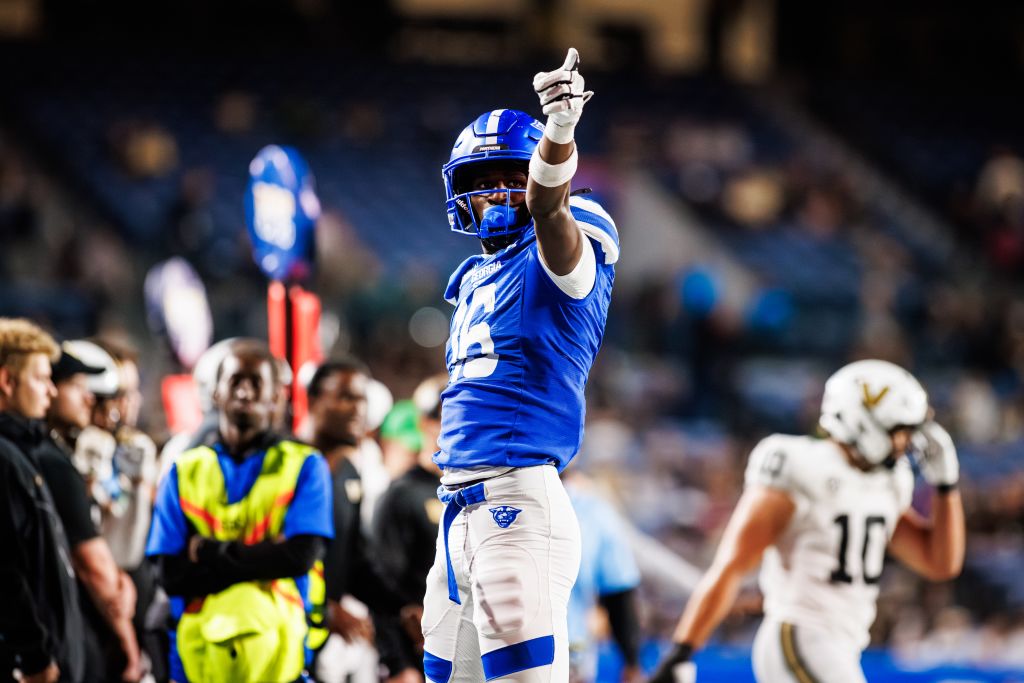 Georgia State Panthers player pointing at crowd