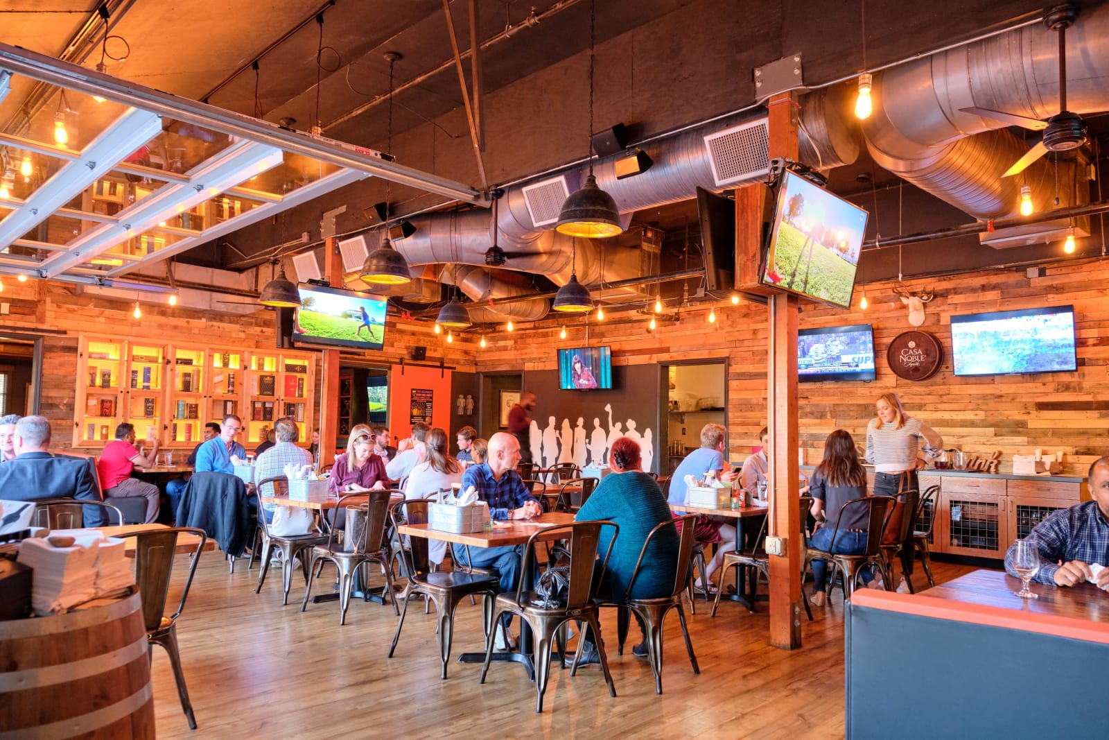 Big Games Always on at Atlanta Sports Bars 1 Big Games Always on at Atlanta Sports Bars