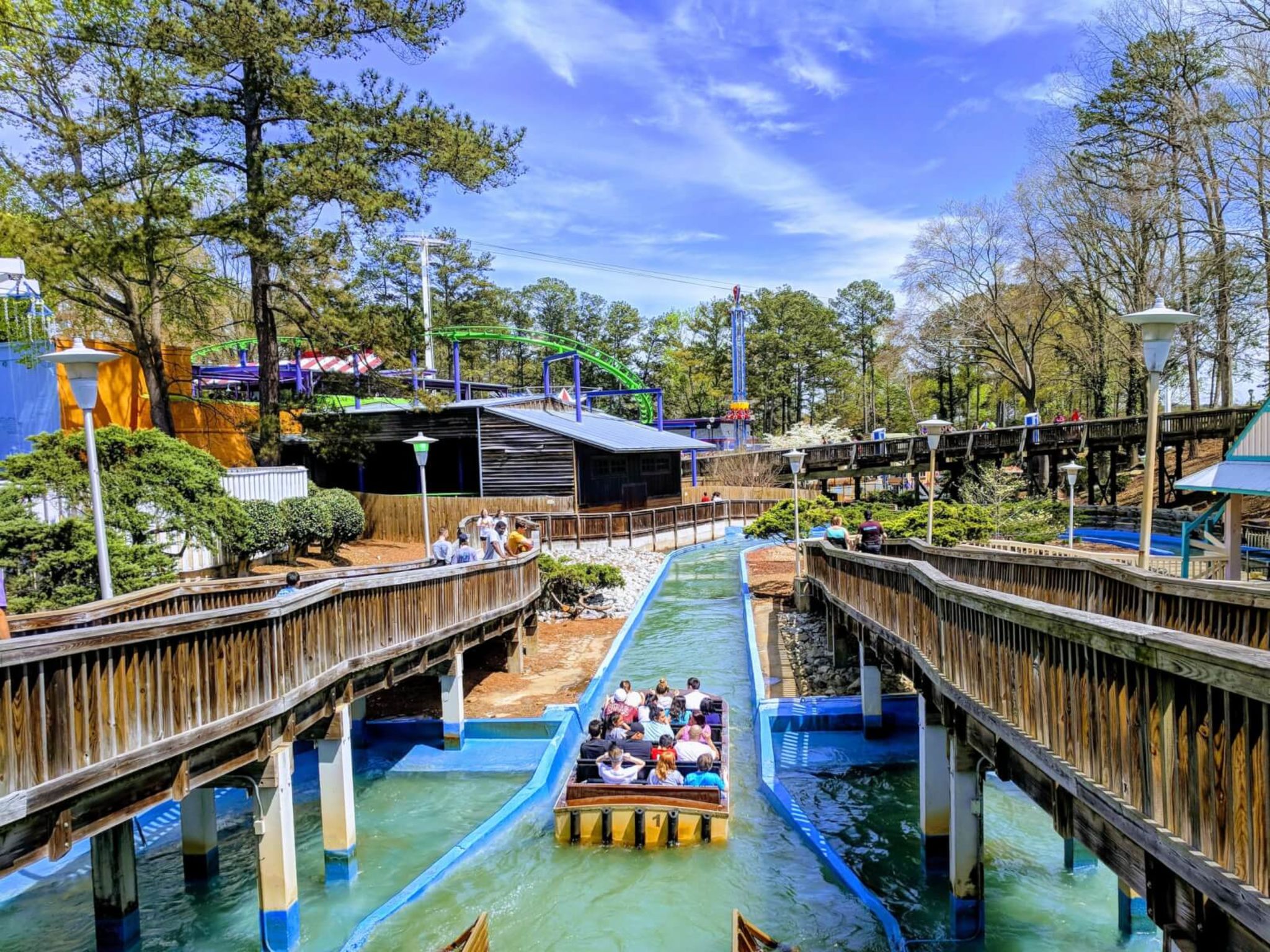 Unique Things to Do in Atlanta for High School Teens 5 image of ride at Six Flags Over Georgia in atlanta