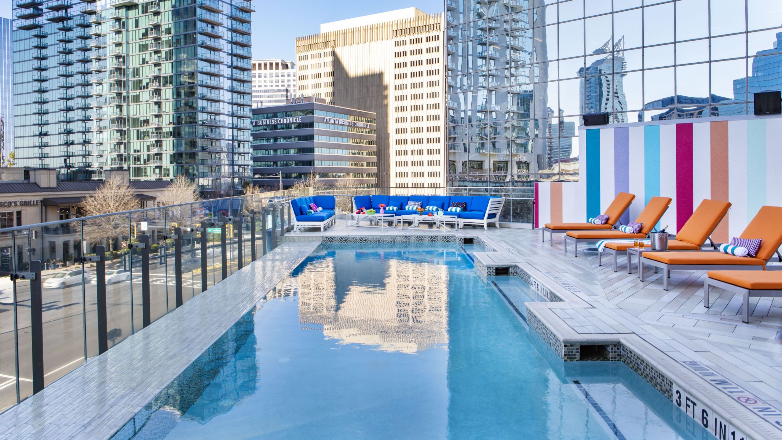 summer pool atlanta hotels