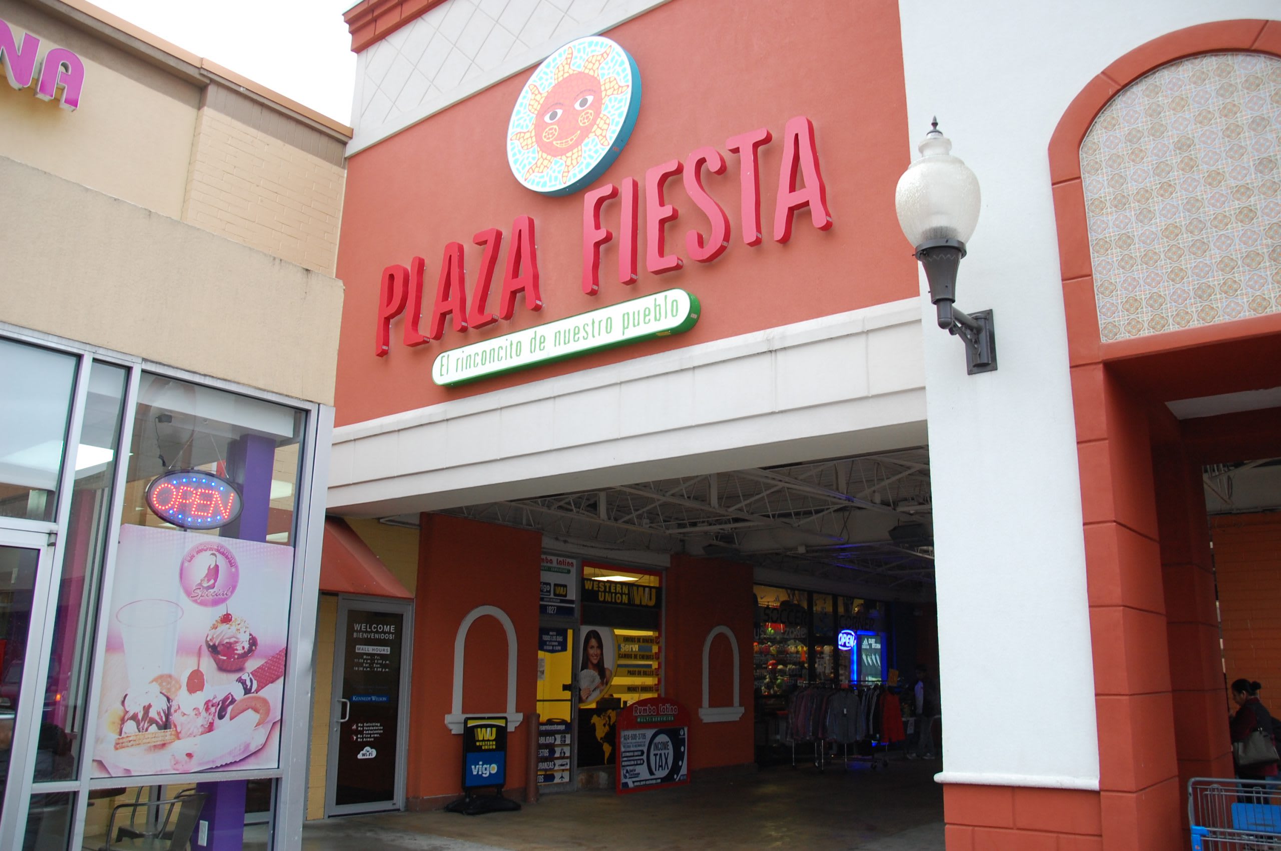 Plaza Fiesta