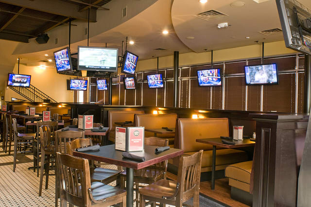 Hudson Grille is the perfect place for a pre-game stop Downtown before heading to Mercedes-Benz Stadium