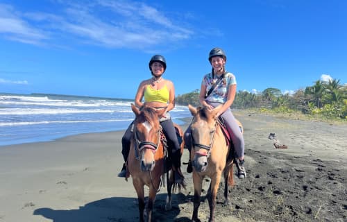 Horsebackriding in Cahuita!