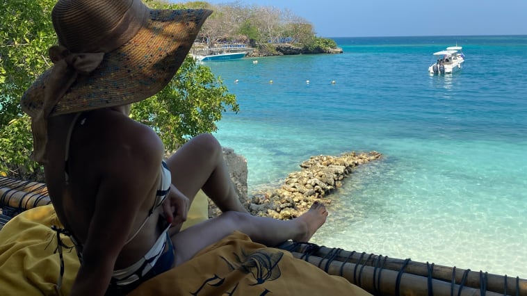 These are the hammocks from which you can enjoy and see the beautiful Caribbean Sea and why not also take a nap. Additionally, for photography lovers like me, a great spot to take some beautiful photos.