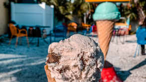 St. Petersburg - Great food and art scene - Grabbing some ice cream in St. Pete