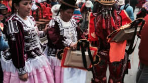 La Paz - Get to know the city and visit a friend. - People of La Paz celebrating the Carnival