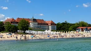 Sopot - Sopot has a totally different vibe than Gdansk. You get to feel like you're on a real beach vacation there and eat fish&chips - null
