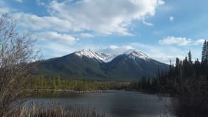 Banff - Nature: Hiking in the mountains and visiting the lakes next to Banff - null