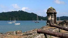 Colón - History along the rocks - null