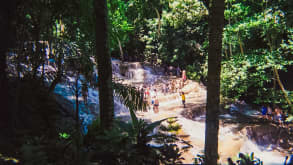 Main St - Climbing up a waterfall - Human chain to climb the waterfall