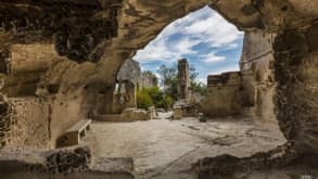 Les Baux-de-Provence - Discover some of the most famous works of art in Les carrières de Lumières - null