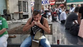 İstanbul - vacation - eating best Doner in the street