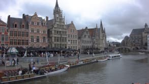 Bruges - Historical buildings and romantic water channels - Brugge's water channels