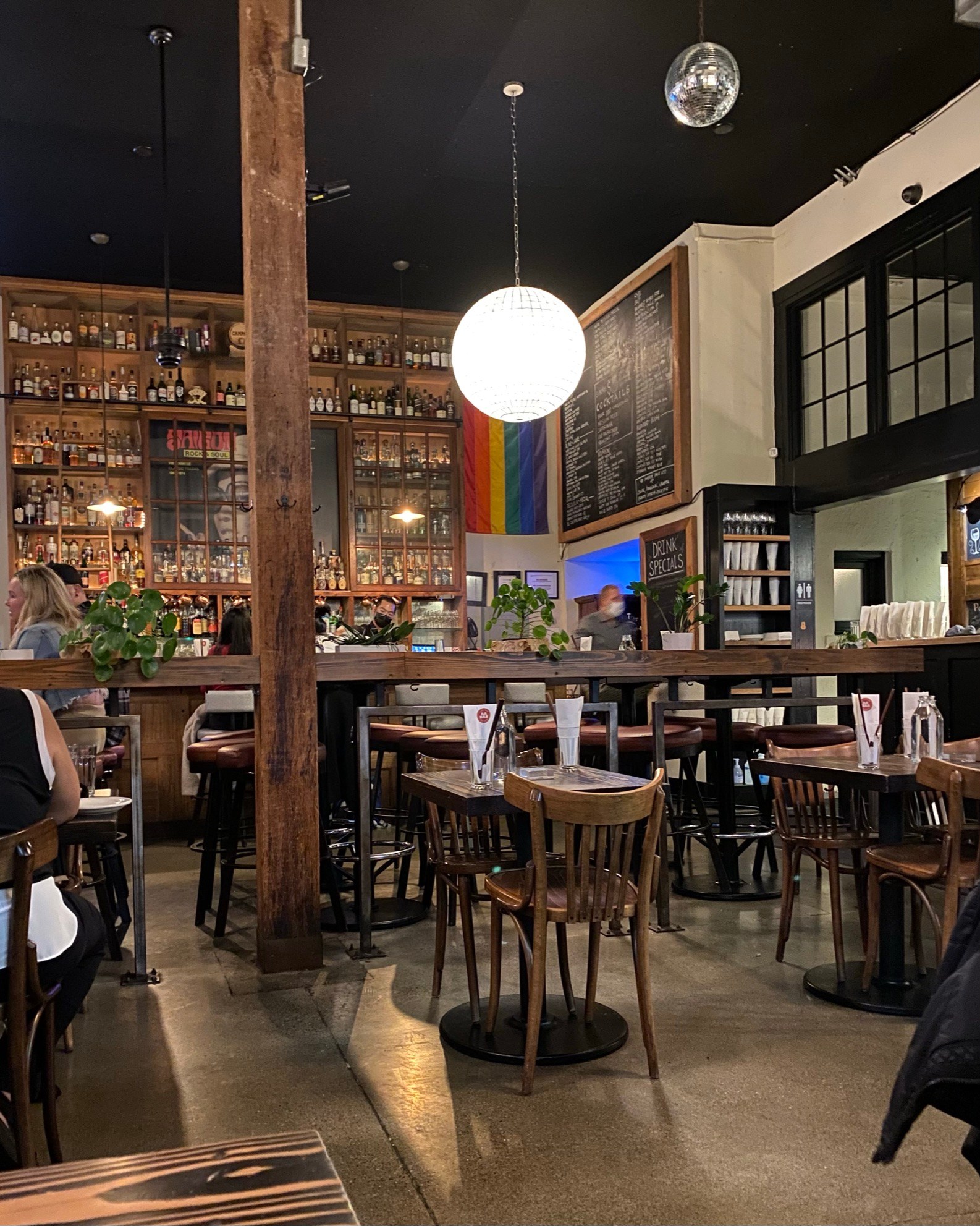 Ba Bar.