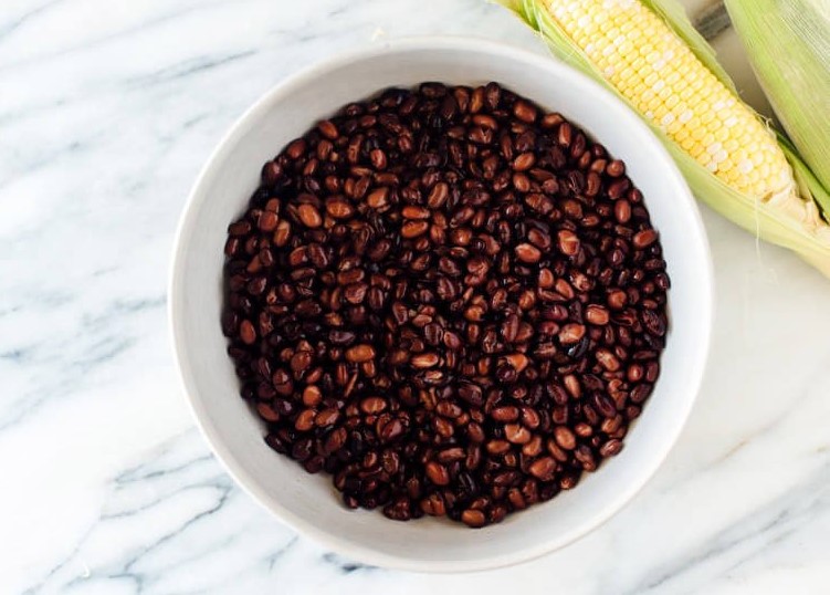 Boiled black beans