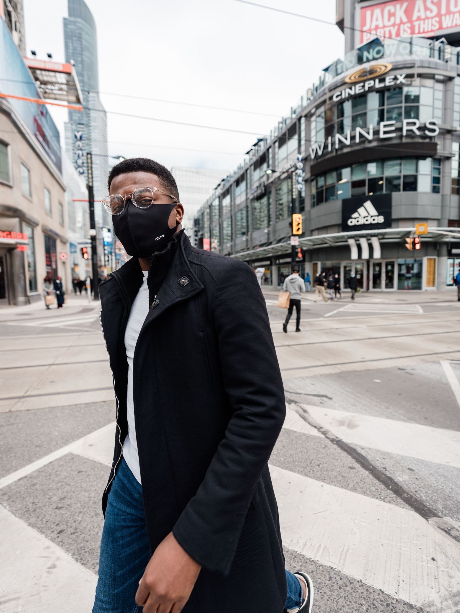 solo-mask-black