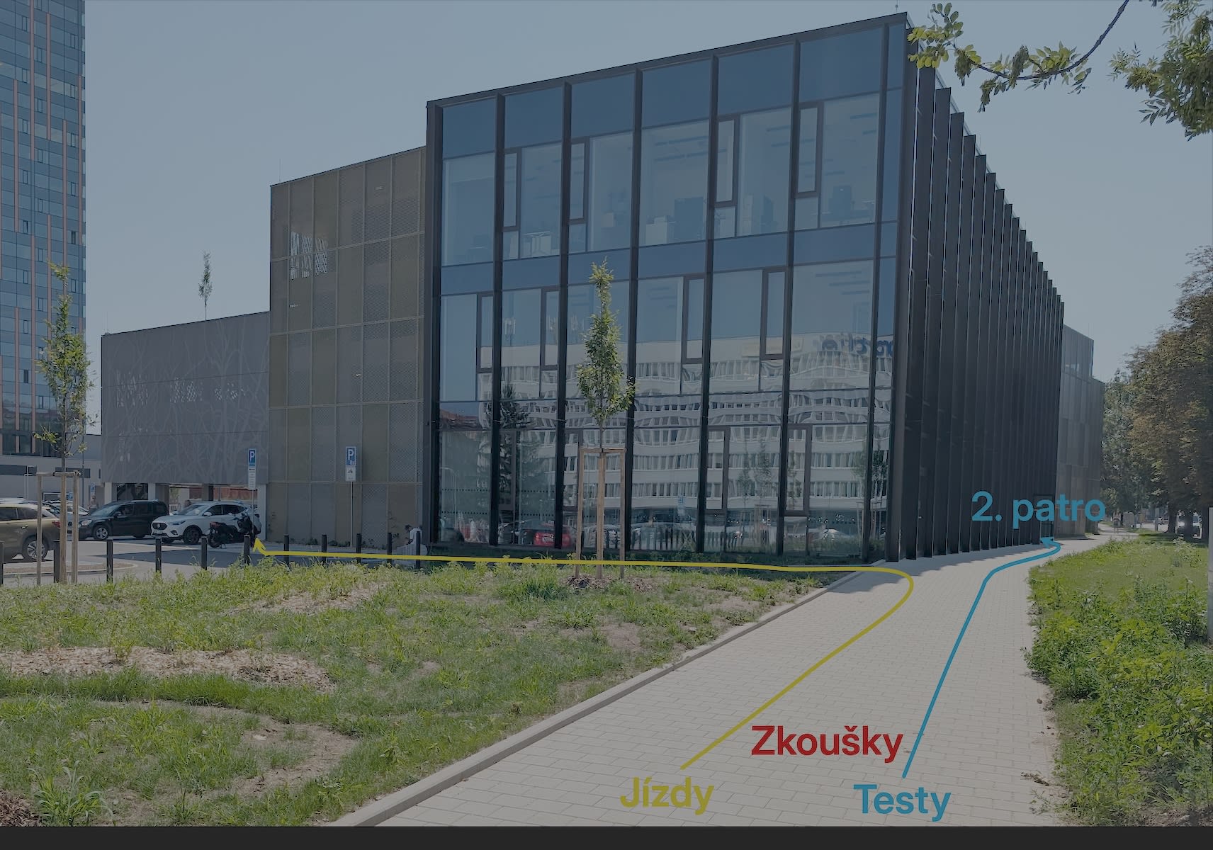 Magistrát | autoškola zkouška - budova parkovacího domu ACADEMY PARK