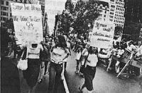 גאה להיות אישה ולא צריכה מחמאה 