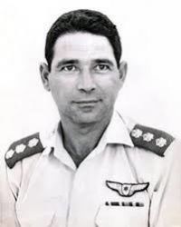 פותרים את תעלומת הרצח של אל