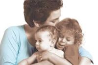 אימוץ לאימהות יחידניות ולאבהות יחידניים