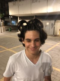 ברק שיער מוריד ובנשף לא נראה מחריד!