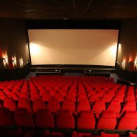 כבו את הנייד, פותחים את הקולנוע!