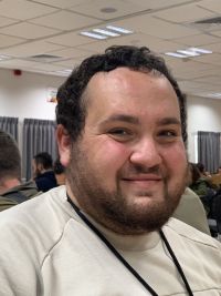 משכנעים את שמחה לשנות את שם המשפחה לריף