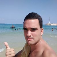 להביא את ליאור סורין להופעת פורים בבית הספר ע"ש נעמי שמר גן יבנה