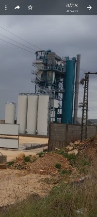 מפעל אספלט מזהם