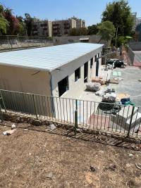  מבנה ציבורי בחצר ביה"ס שובו בת ים