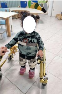 בקשה לזכאות לדיור ציבורי להורים לילדים נכי רגליים שיש בבעלותם דירה