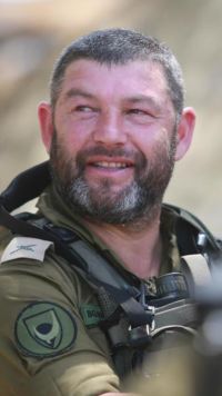 לפטר את יואב גלנט ולמנות במקומו את עופר וינטר