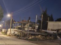 התנגדות לבניית קונסטרוקציית ברזל בסמוך למגרש הכדורגל