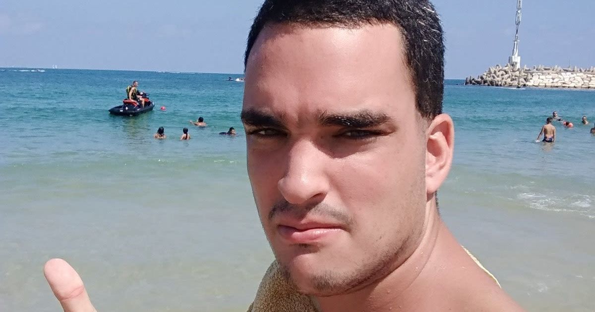 עצומה - להביא את ליאור סורין להופעת פורים בבית הספר ע