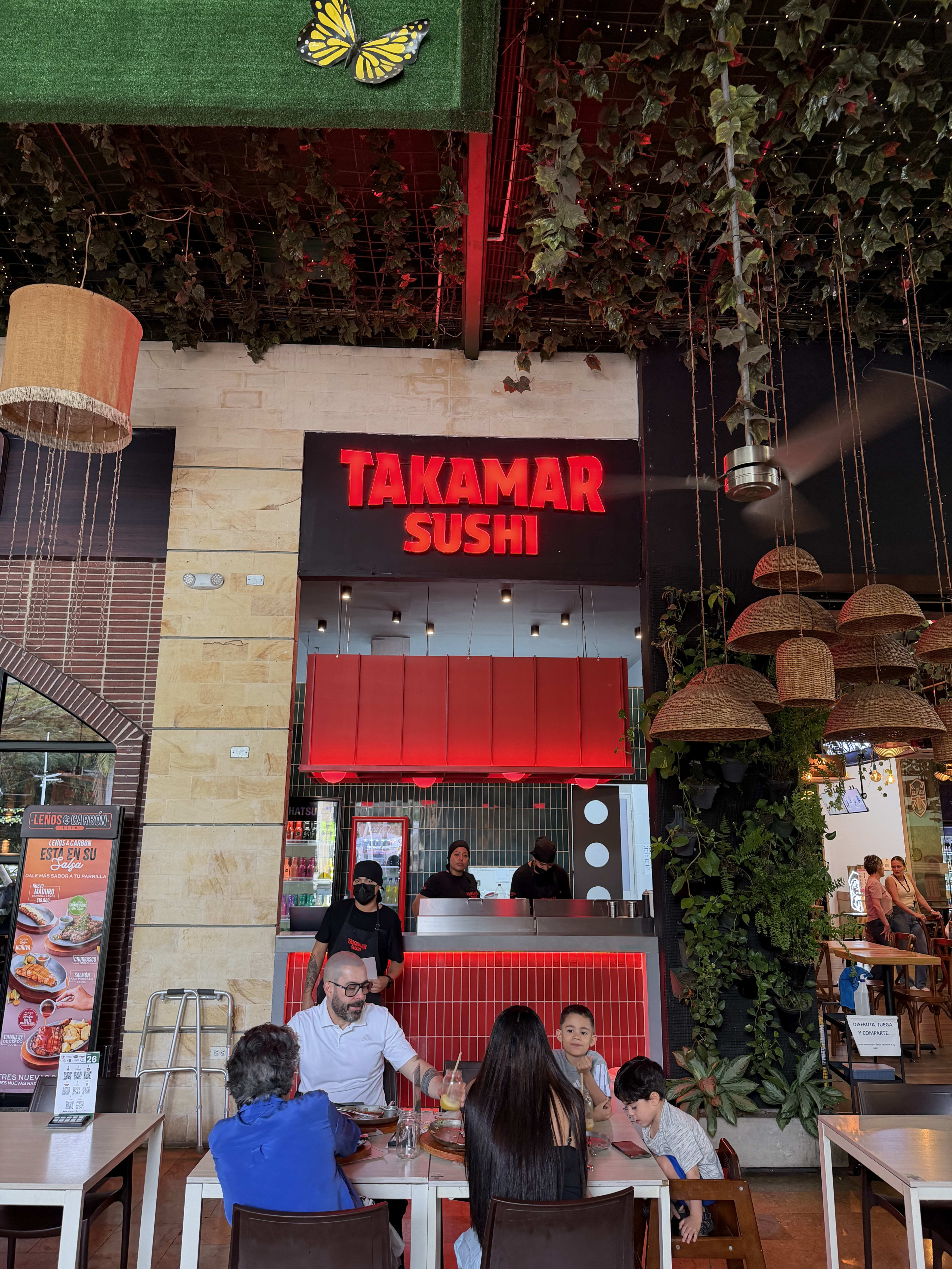 Takamar en Palmas Mall