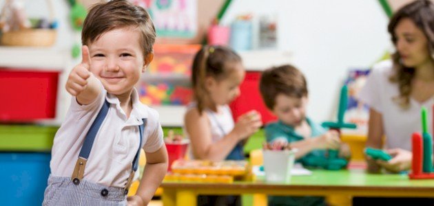 تحية لكل منشطات رياض الأطفال