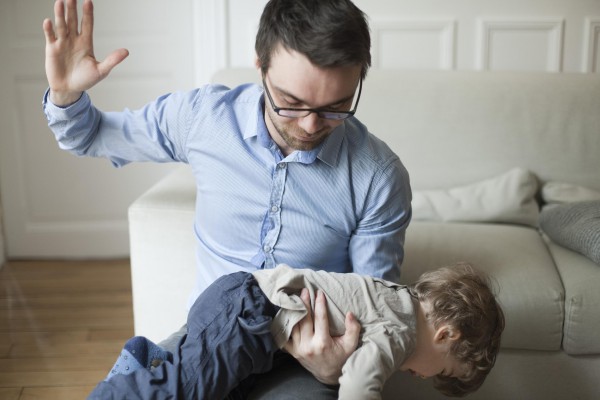 كيف نعاقب الأولاد ما بين عمر 3 إلى 5 سنوات ؟