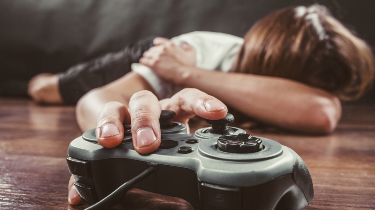 مخاطر ألعاب الإنترنت على الأطفال